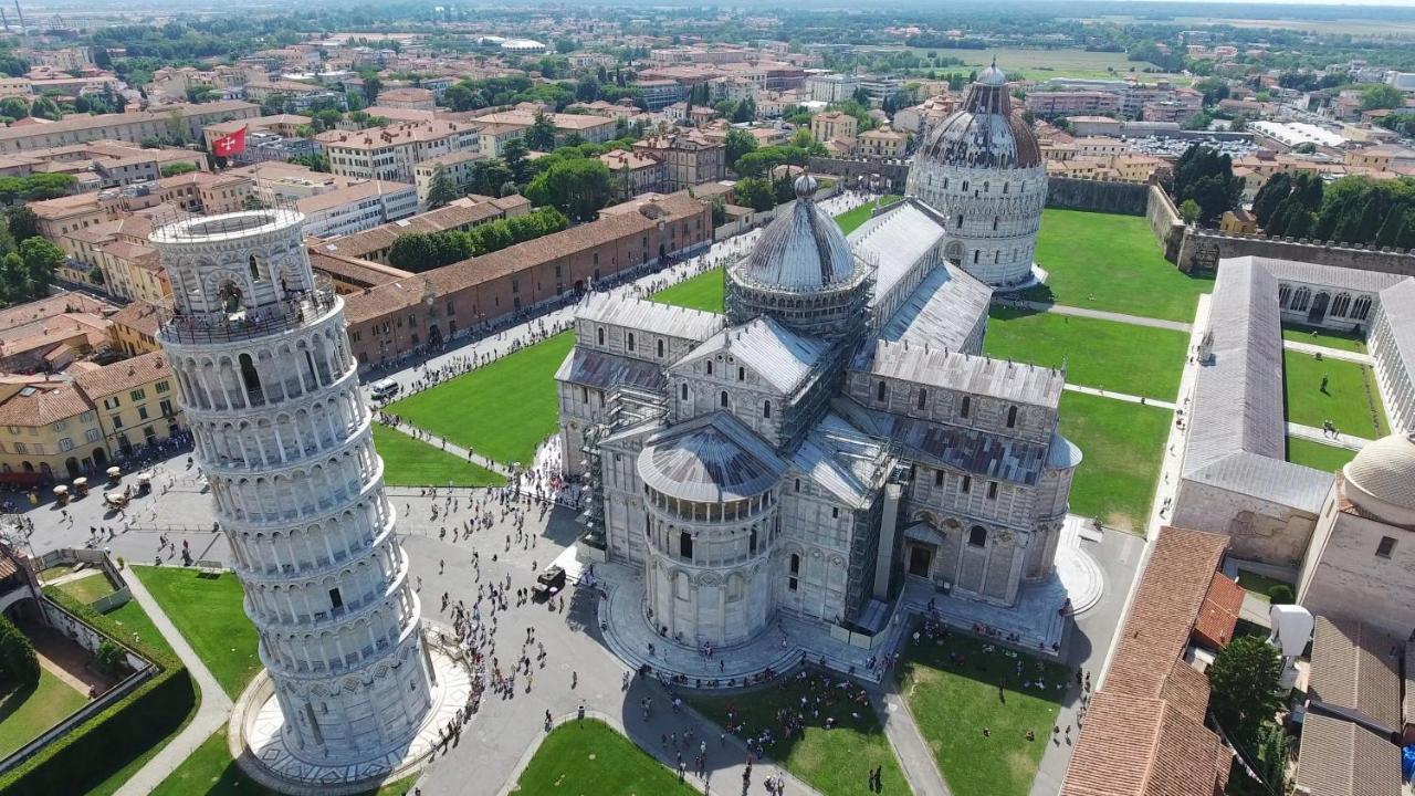 1Km Dalla Torre Appart. Con Balcone E Posto Auto Pisa Luaran gambar