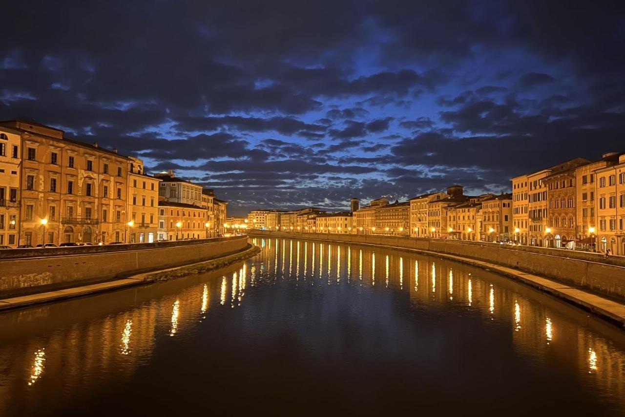 1Km Dalla Torre Appart. Con Balcone E Posto Auto Pisa Luaran gambar