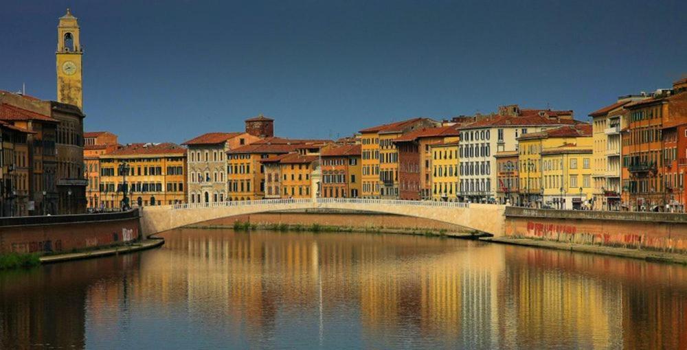 1Km Dalla Torre Appart. Con Balcone E Posto Auto Pisa Luaran gambar